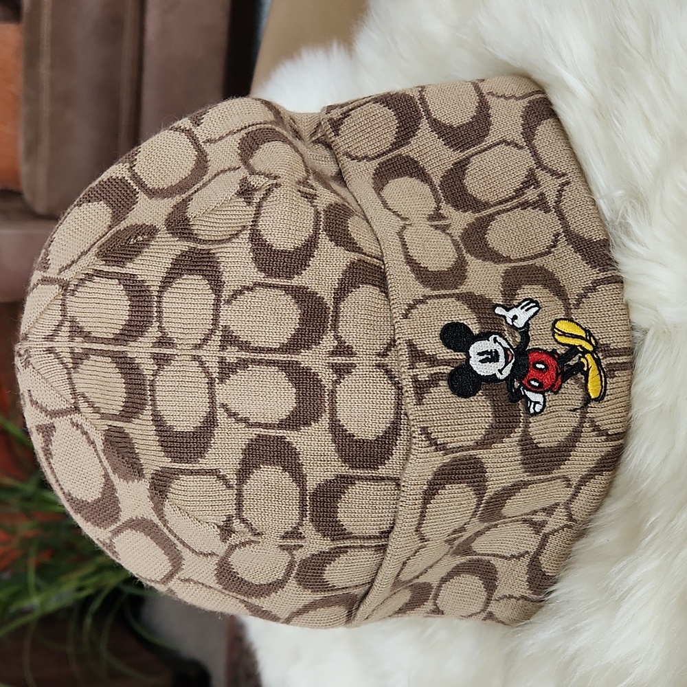 Adorable NWOT Coach X Disney Mickey Mouse Signature Wool Beanie 🤎🐭♥️🎁 - Picture 2 of 14